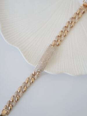 c4efb6a2a1b5af2c98742083153989c0.jpg Zirkon Taş Kaplama Zincir Model Vip Bileklik