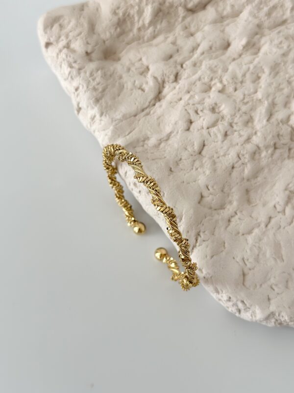 Çelik Gold Renk Sarmal Dorika Model Kadın Bileklik