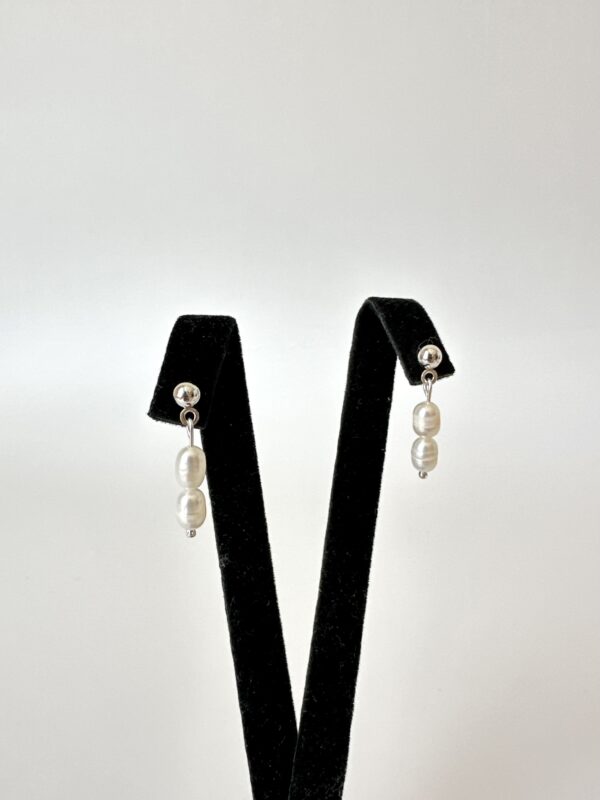 Gümüş Renkli Gerçek İnci Küpe