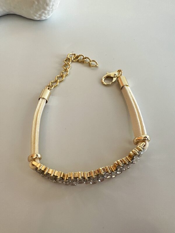 Vip Beyaz Kordonlu Baget Bileklik