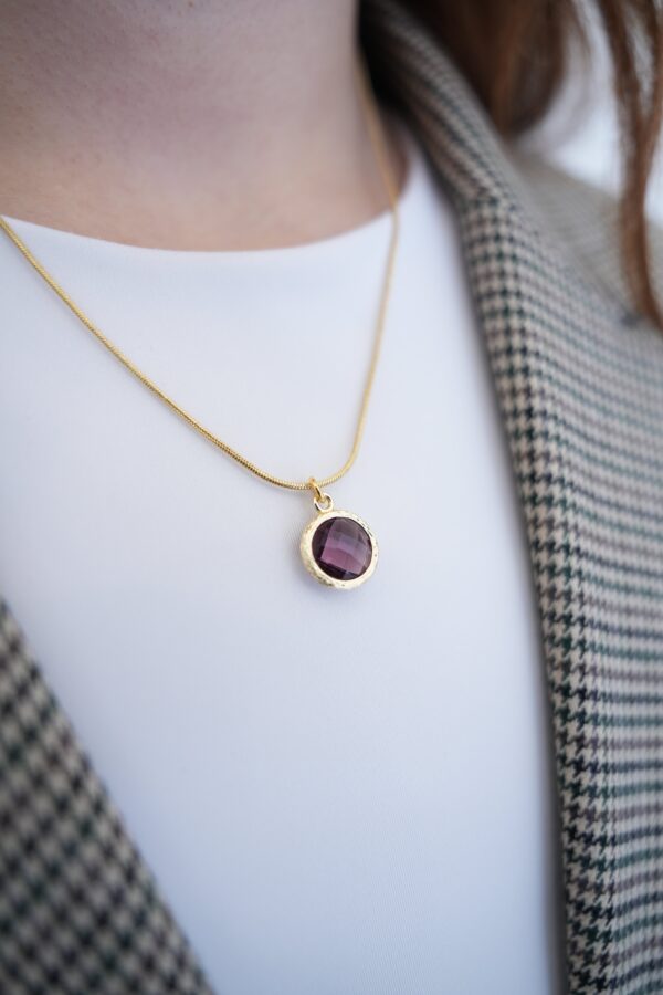 Mor Zirkon Taş Detaylı Çelik Kolye