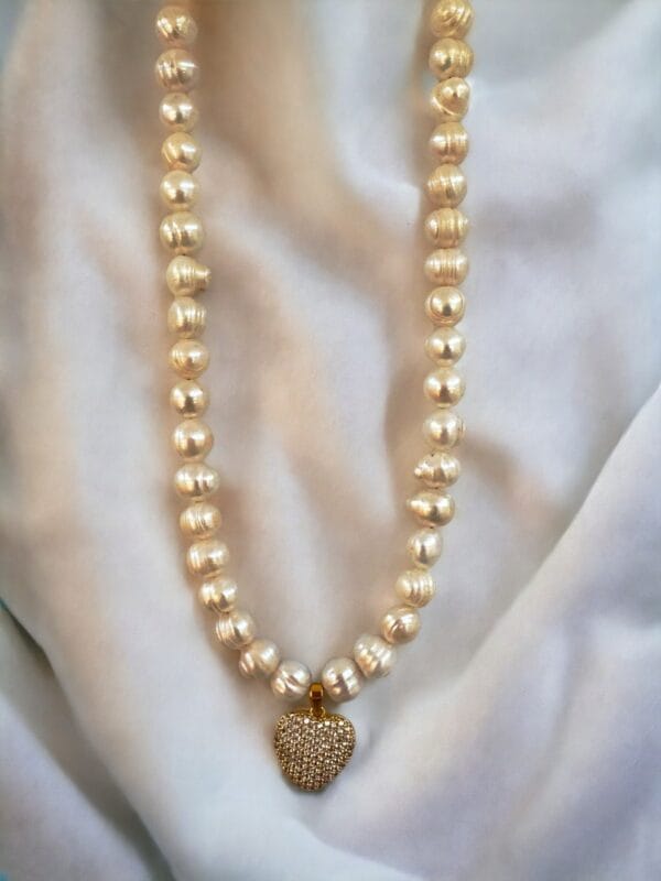 Eros Kalp Detaylı Gerçek İnci Kolye