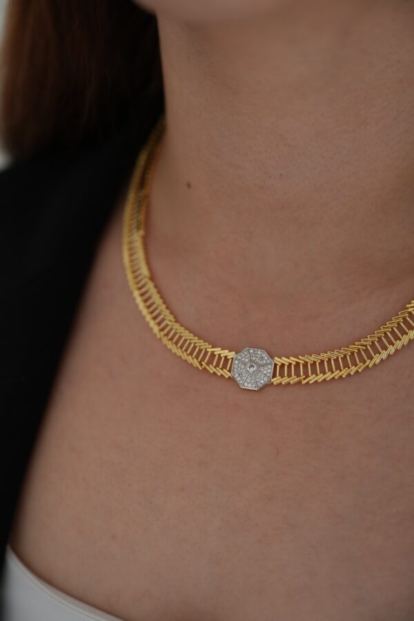 Zirkon Taş Detaylı Vip Kolye