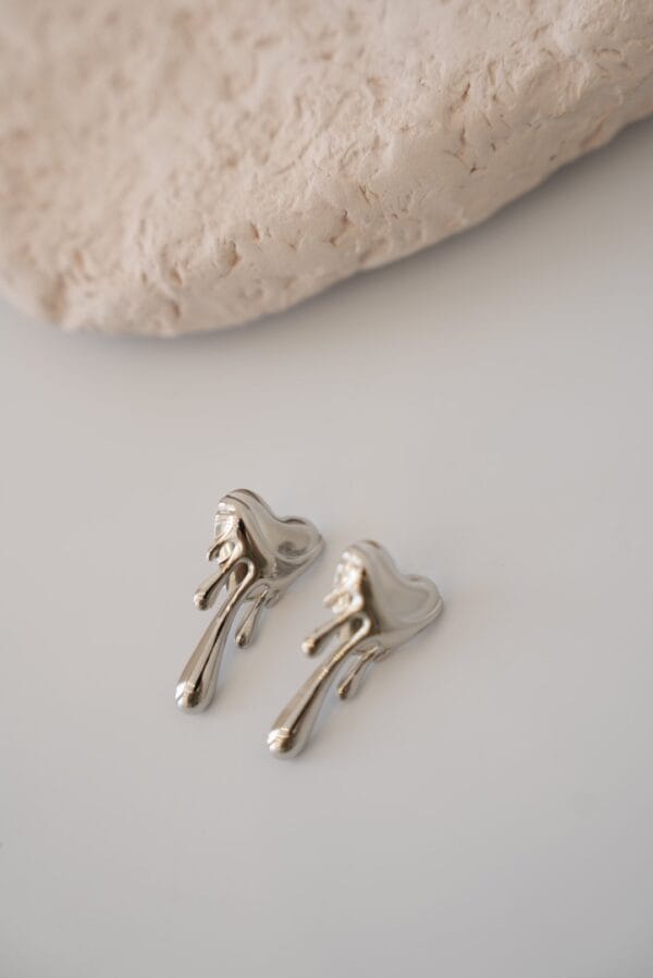 Akan Kalp Model Gümüş Çelik Küpe