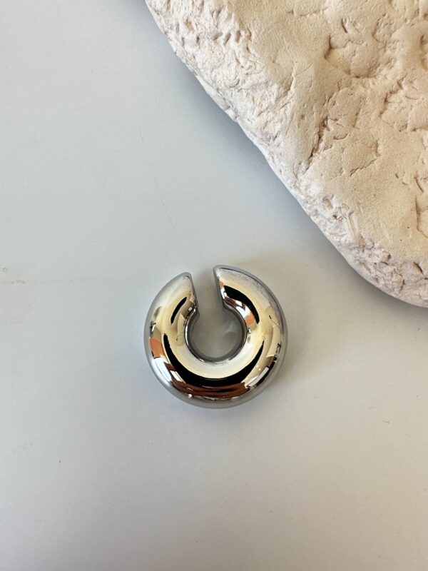 Vip Büyük Boy Bombeli Halka Kıkırdak Küpe