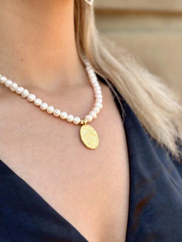 Madalyon Model Tasarım Altın Kaplama Gerçek İnci Kolye