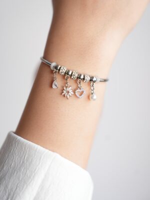 Çelik Gümüş Renk Zincir Sallantı Zirkon Taşlı Kuzey Yıldız Figür Kalp Detay Kadın Bileklik