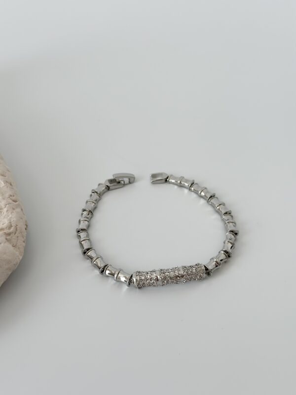 Gümüş Renk Zirkon Taşlı Kalın Kemik Model Bileklik