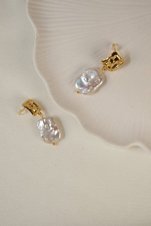 14K Altın Kaplama Gerçek İnci Detaylı Tasarım Küpe