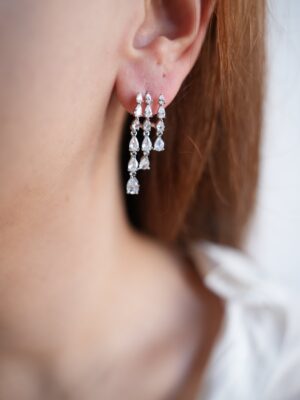 Pirinç Gümüş Renk Zirkon Taşlı Yağmur Model Kadın Küpe