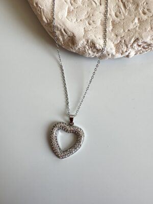 dd32662d3486841e956ca344a900551e.jpg Zirkon Taş Kaplam Gümüş Rengi Kalp Detaylı Kolye