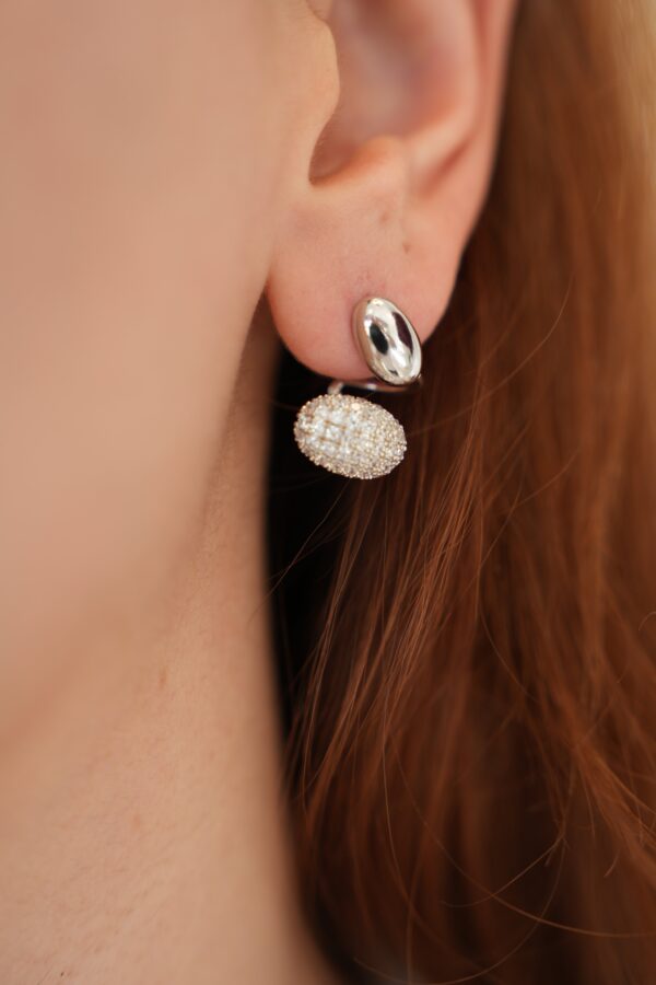 Zirkon Taş Detaylı Gümüş Renkli Çelik Küpe