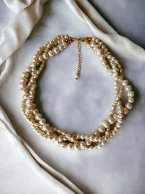 e2a57f517260121e9763d3e6bb278716.jpg Karen Sarmal İnci Kolye