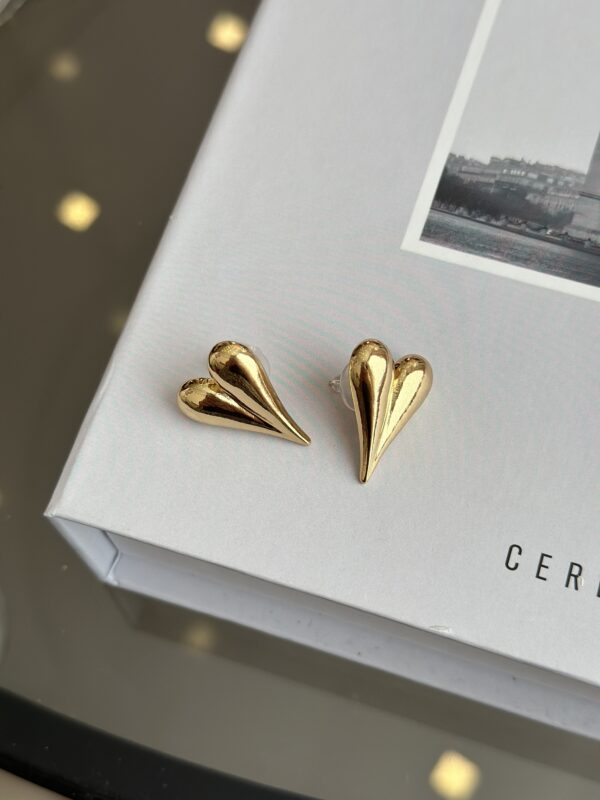 Gold Renk Kalp Model Kadın Küpe