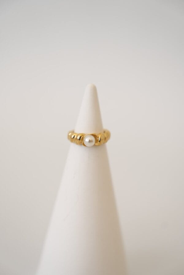 Çelik Ayarlamalı Burgu Bombe Ortası Tek İnci Yüzük