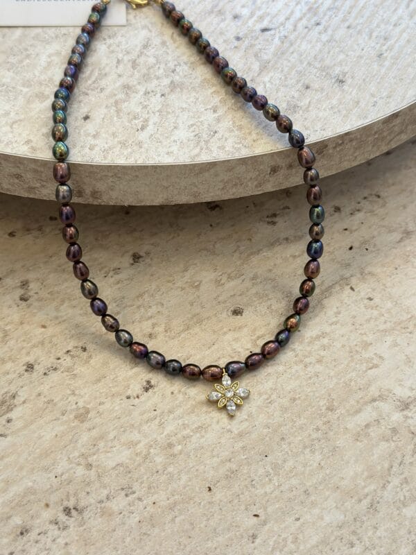 Zirkon Taş Detaylı Siyah Gerçek Tatlı Su İncisi Kolye