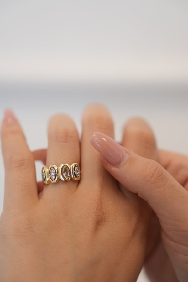 Pirinç Zirkon Taşlı Damla Model Gold Renk Kadın Yüzük