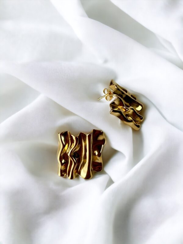 Elizabeth Çelik Küpe