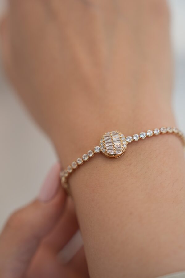 Kadın Su Yolu Bileklik – Işıltılı ve Zamansız Şıklık