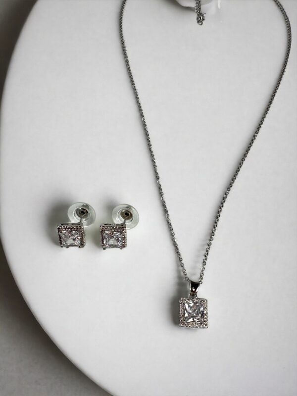 Kaith Kolye Küpe Set