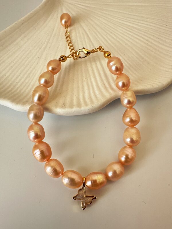 Sedefli Kelebek Detaylı Somon İnci Bileklik