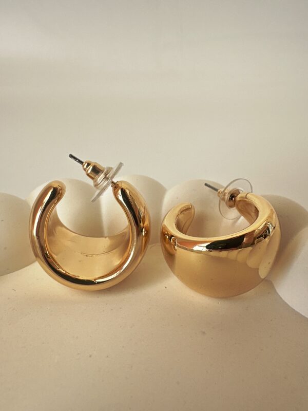 Minimal Vip Yarım Halka Küpe