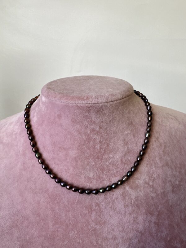 Pirinç Üzeri Altın Kaplama Detaylı Siyah Gerçek Tatlı Su İncisi Kolye