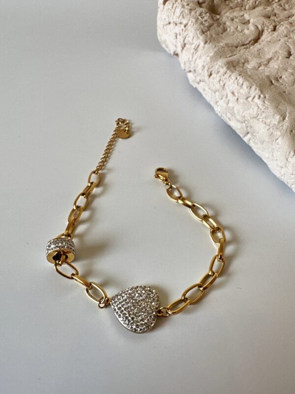 Kalp Detaylı Zirkon Taşlı Çelik Gold Bileklik