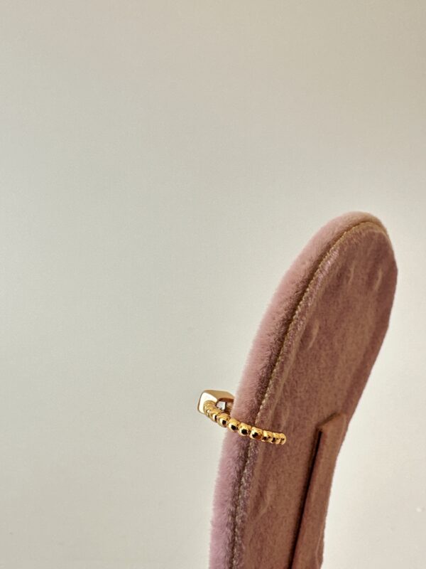 Zirkon Taş Detaylı Kıkırdak Küpe