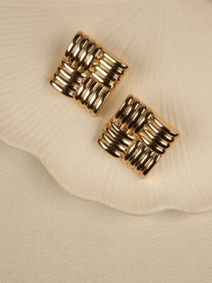 fa334f5b96b303e97492a1ab845a5a85-2.jpg İşleme Detay Kare Model Vip Küpe