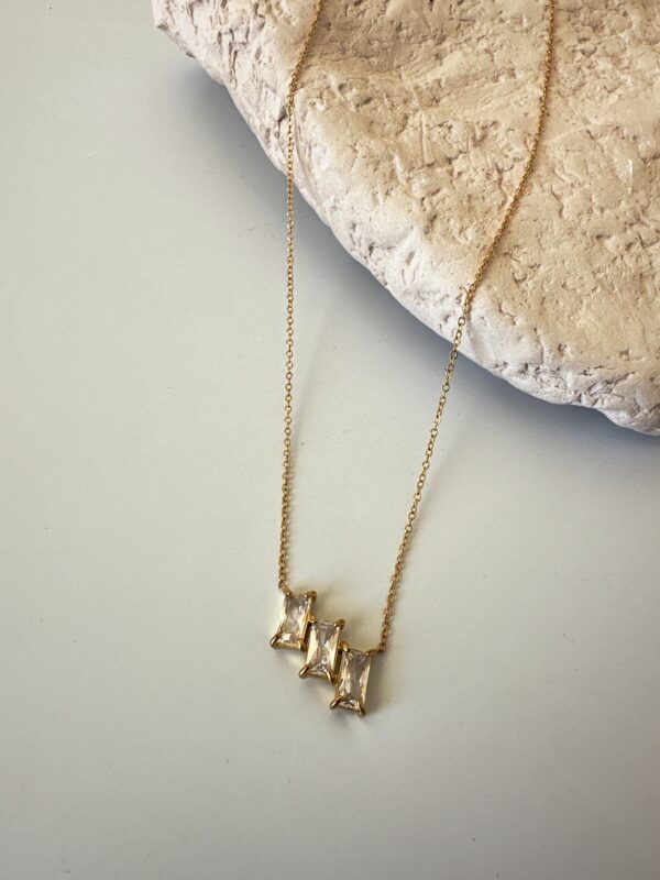 Zirkon Taş Detaylı Çelik Kolye