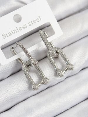 8d4d5d71d1048a9056bab359cb1be684.jpg Pirinç Zirkon Taşlı Model Gümüş Renk Kadın Küpe
