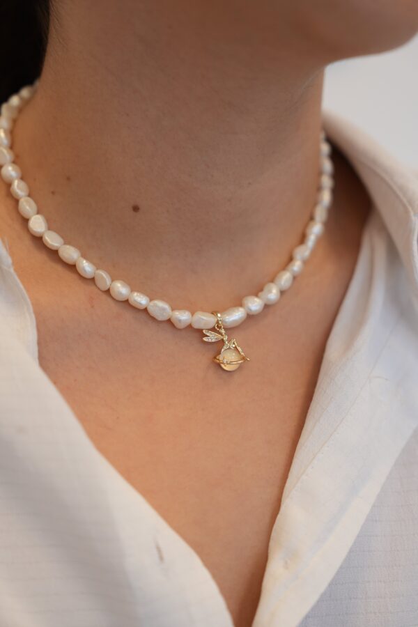 Sakız Gerçek Tatlı Su İncili Melek Detaylı Kolye