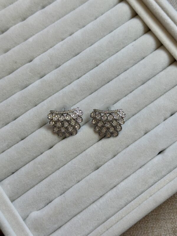 Zirkon Taşlı Çoklu Damla Form Gümüş Renk Kadın Küpe