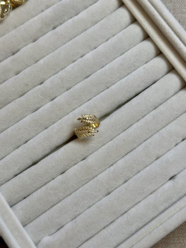 Yaprak Model Ayarlanabilir Gold Kadın Yüzük