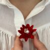 Vintage Kırmızı Çiçek Broş | İnci & Taş Detaylı Aksesuar