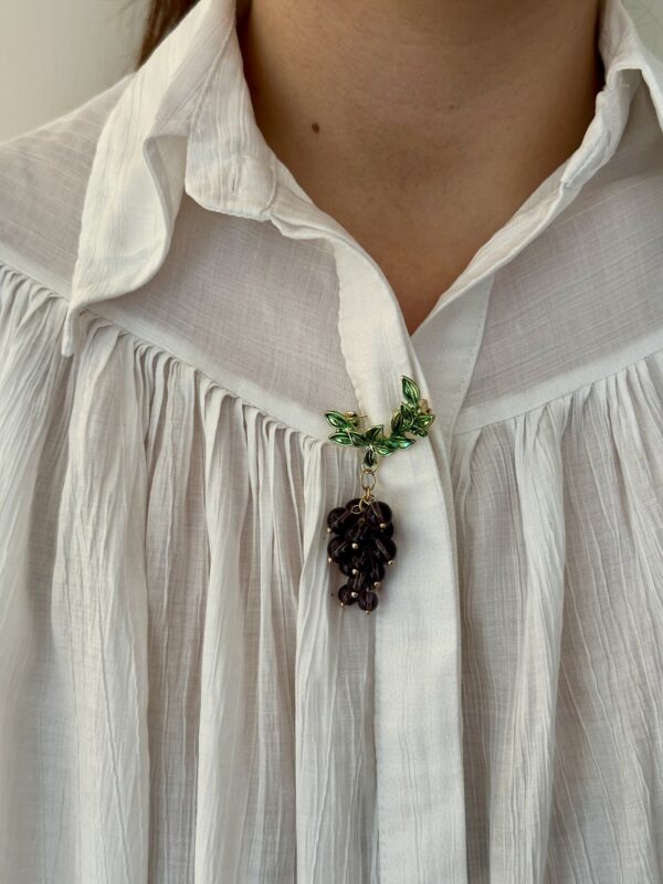 Vintage Üzüm Salkımı Broş – Yaprak Formlu, Mor Taş/Boncuk Detaylı