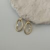 Gold Oval Halka Küpe | Tek Taş Detaylı Minimal Kadın Küpe